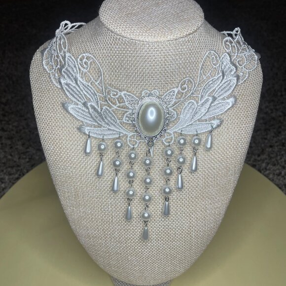 Regal White Lace & Faux Pearl Dangle Choker Necklace - Victorian Gothic - Picture 1 of 6